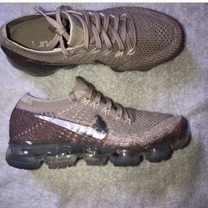 NIKE VAPORMAX